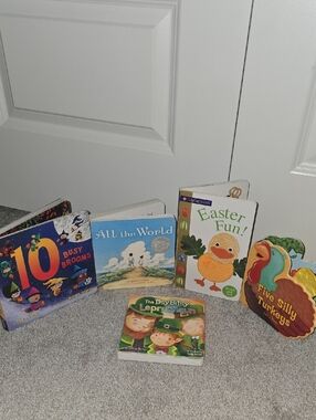Assorted Kids Board Books (5) - Holiday Themes